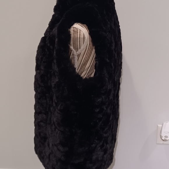 Rachel Zoe Jackets & Blazers - Pre-Owned Rachel Zoe Fully Lined Faux Fur Vest Black sz L